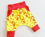 Coole Pumphose oder Babyset kurz und lang Rotkäppchen Rot Gelb 70 von Atelier MiaMia
